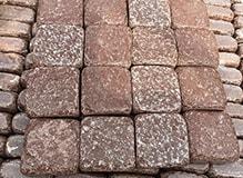Брусчатка галтованная из лемизита, цвет-бордо, фото Купить Лемезит-брусчатка-галтованная, цвет-бордо в Истре